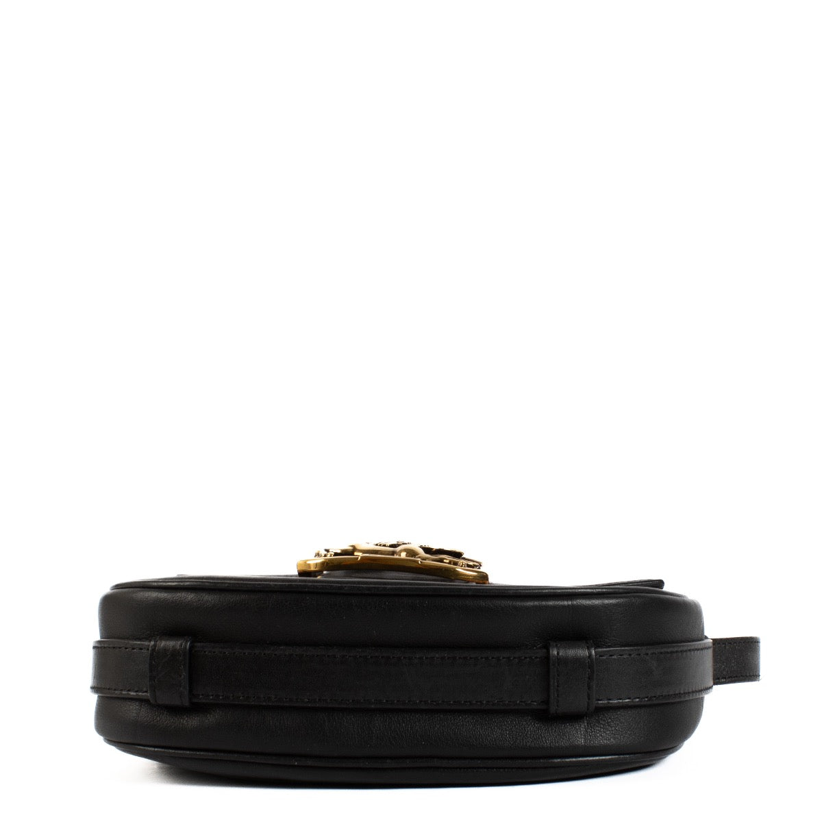 Shop safe online at Labellov in Antwerp, Brussels and Knokke this 100% authentic second hand Etro Black Leather Tapestry Crossbody Bag. Koop veilig tweedehands online Etro Black Leather Tapestry Crossbody Bag bij Labellov.