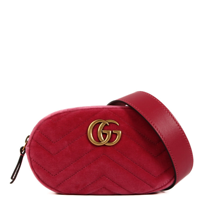 Shop safe online at Labellov in Antwerp, Brussels and Knokke these 100% authentic second hand Gucci GG Marmont Matelassé Pink Velvet Belt Bag