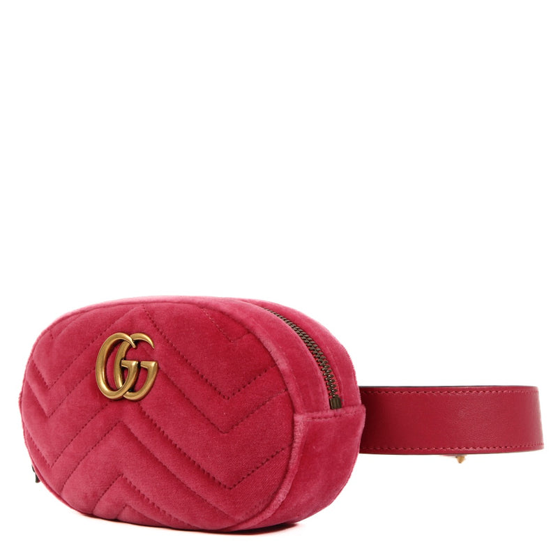 Shop safe online at Labellov in Antwerp, Brussels and Knokke these 100% authentic second hand Gucci GG Marmont Matelassé Pink Velvet Belt Bag