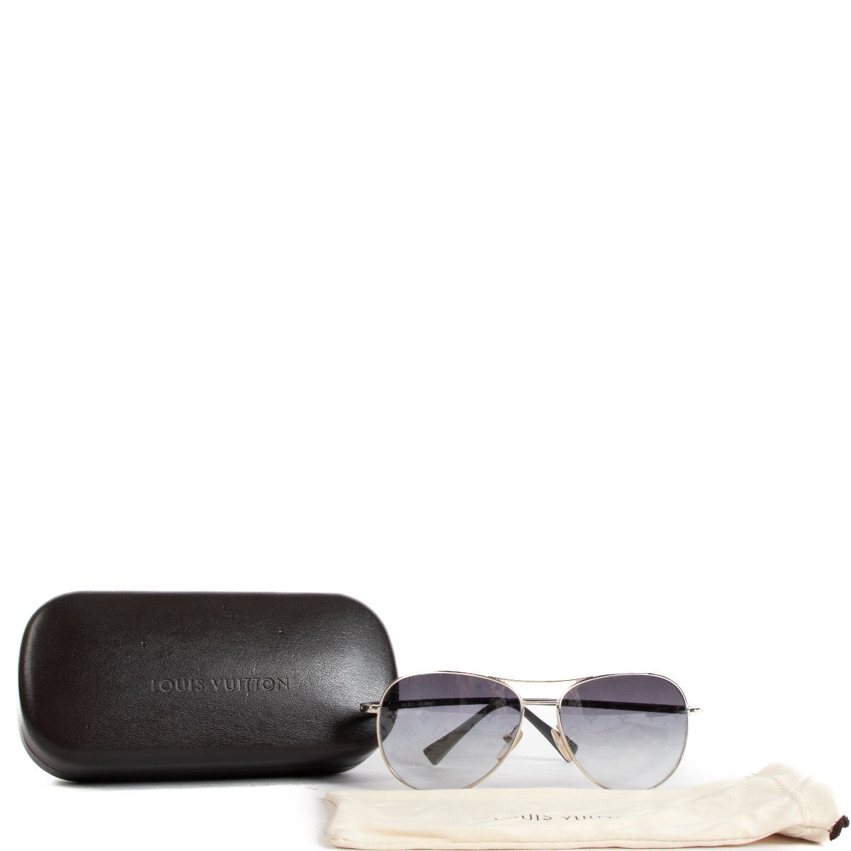 Shop safe online at Labellov in Antwerp, Brussels and Knokke these 100% authentic second hand Louis Vuitton Black Monogram Gradient Conspiration Pilot Sunglasses