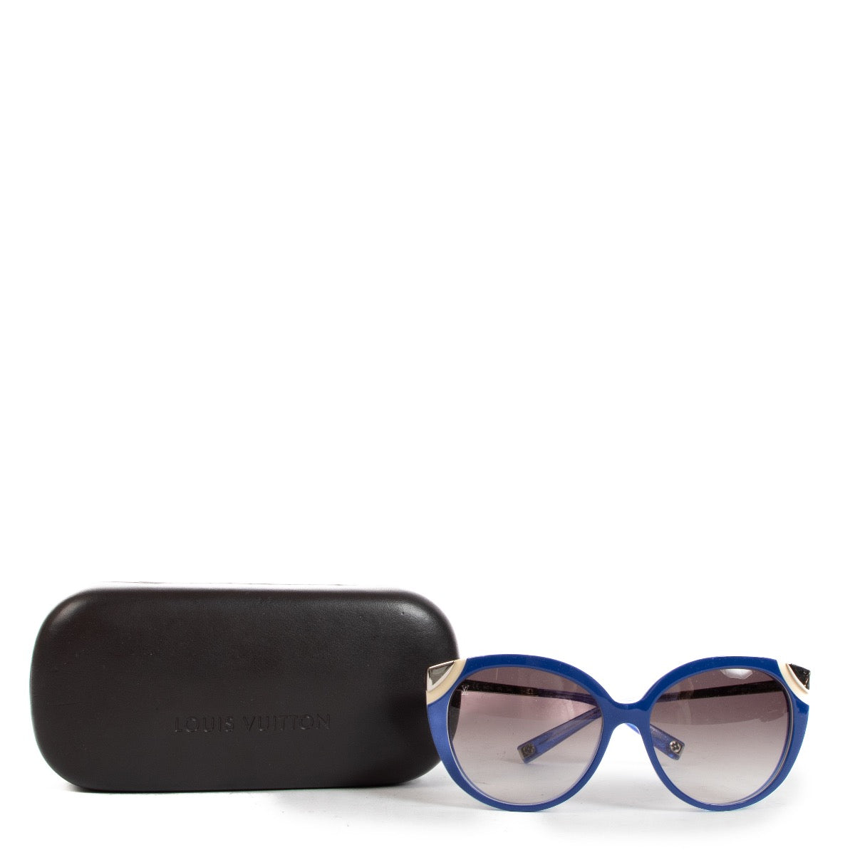 Shop safe online at Labellov in Antwerp, Brussels and Knokke these 100% authentic second hand Louis Vuitton Blue Cat-Eye Amber Sunglasses