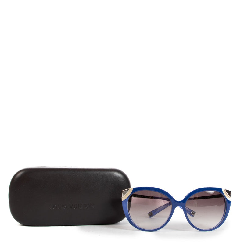 Shop safe online at Labellov in Antwerp, Brussels and Knokke these 100% authentic second hand Louis Vuitton Blue Cat-Eye Amber Sunglasses