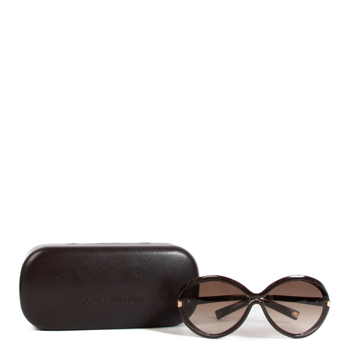 Shop safe online at Labellov in Antwerp, Brussels and Knokke these 100% authentic second hand Louis Vuitton Brown Acetate Daphne Sunglasses