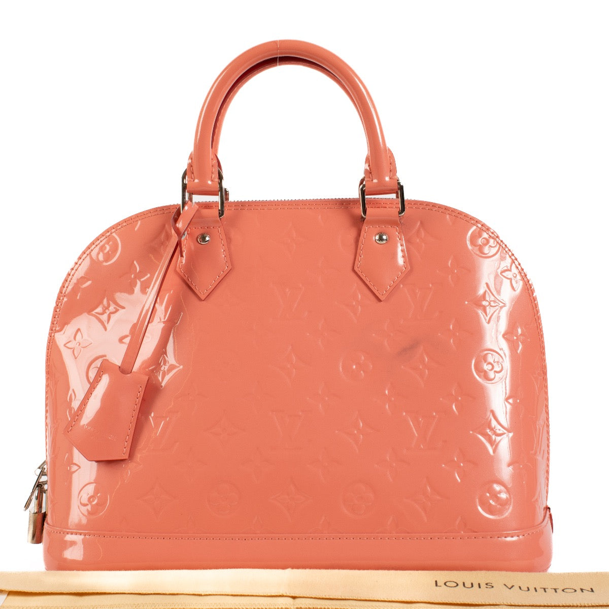 Shop safe online at Labellov in Antwerp, Brussels and Knokke this 100% authentic Louis Vuitton Rose Litchi Monogram Vernis Alma PM Bag. Koop veilig online tweedehands authentieke Louis Vuitton Rose Litchi Monogram Vernis Alma PM Bag.