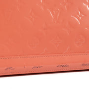 Shop safe online at Labellov in Antwerp, Brussels and Knokke this 100% authentic Louis Vuitton Rose Litchi Monogram Vernis Alma PM Bag. Koop veilig online tweedehands authentieke Louis Vuitton Rose Litchi Monogram Vernis Alma PM Bag.