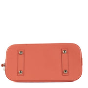 Shop safe online at Labellov in Antwerp, Brussels and Knokke this 100% authentic Louis Vuitton Rose Litchi Monogram Vernis Alma PM Bag. Koop veilig online tweedehands authentieke Louis Vuitton Rose Litchi Monogram Vernis Alma PM Bag.
