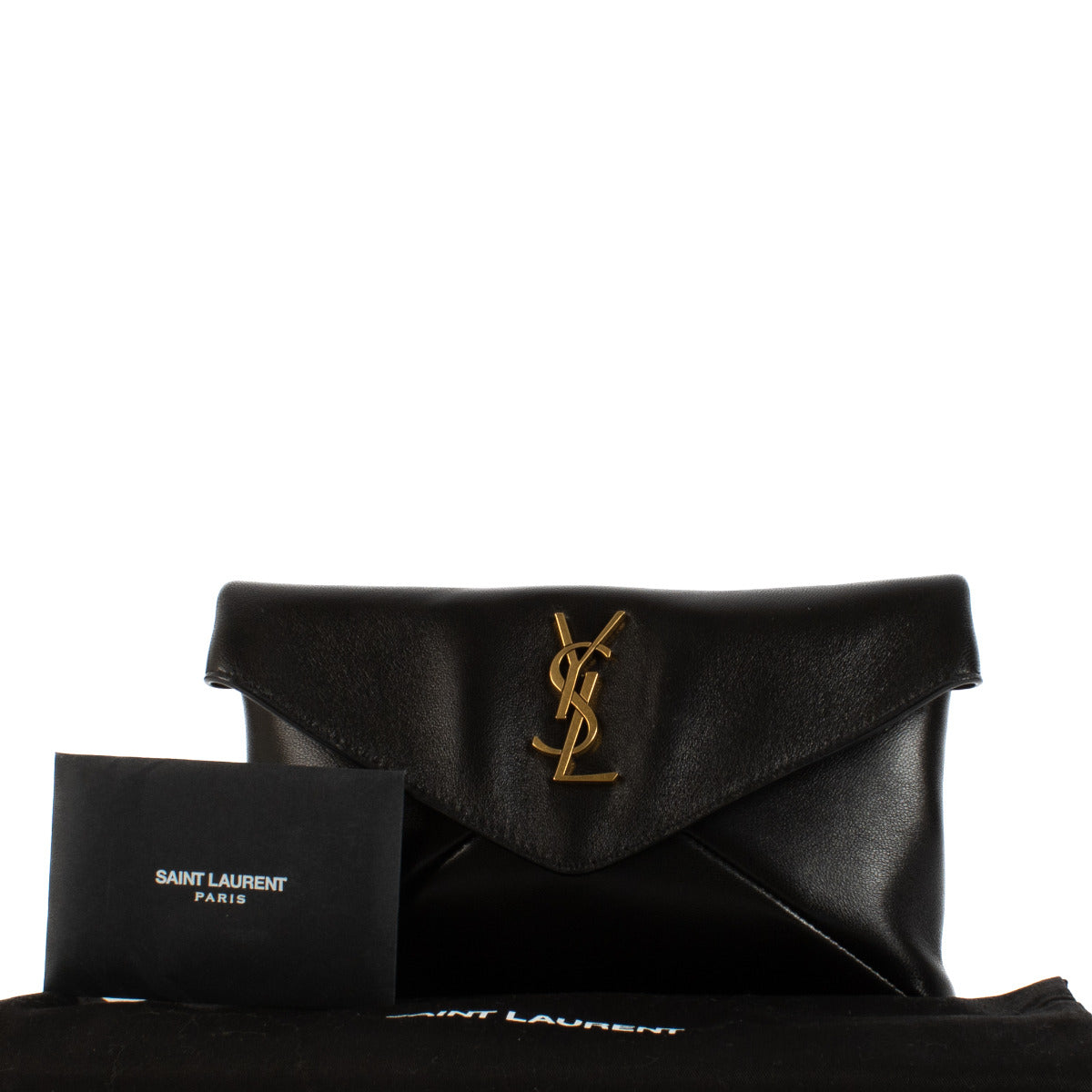 Saint Laurent Black Small Cassandre Clutch aan de beste prijs bij Labellov tweedehands luxe in Antwerpen en Knokke. We buy and sell your preloved and brand new designer bags.