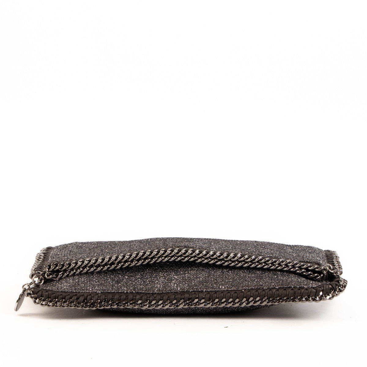 Shop safe online at Labellov in Antwerp, Brussels and Knokke this 100% authentic second hand Stella McCartney Silver Falabella Clutch