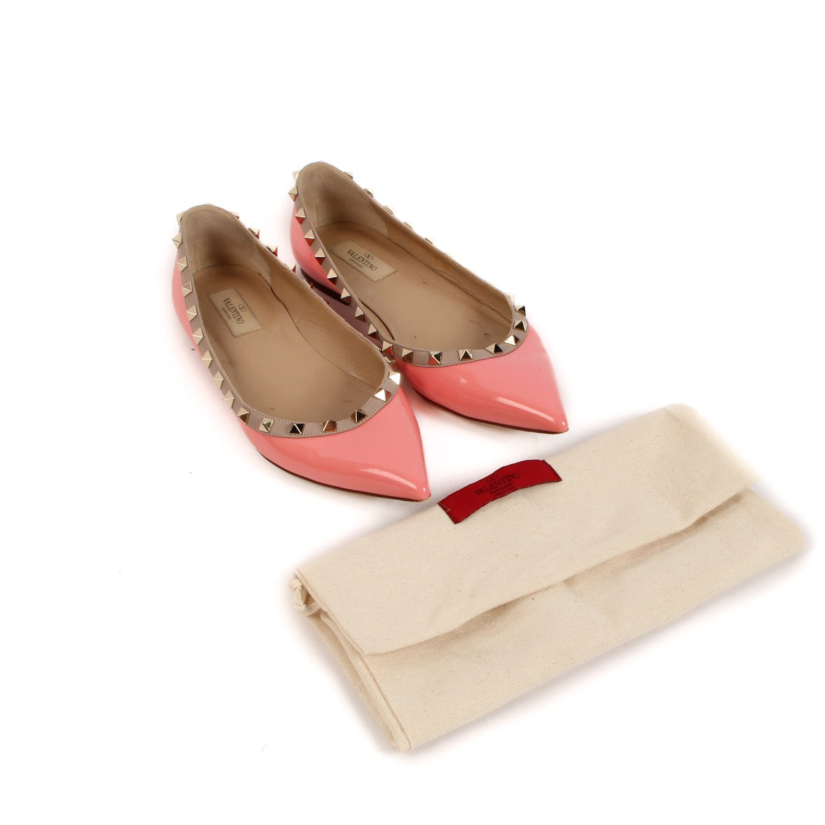 Buy real preloved Valentino Garavani Pink Patent Leather Rockstud Flats safe online at Labellov.com or in Knokke, Brussels and Antwerp