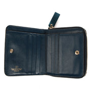 Valentino Garavani Compact Metallic Blue Wallet for the best price at Labellov. Are you looking for an authentic designer Valentino Garavani Compact Metallic Blue Wallet?