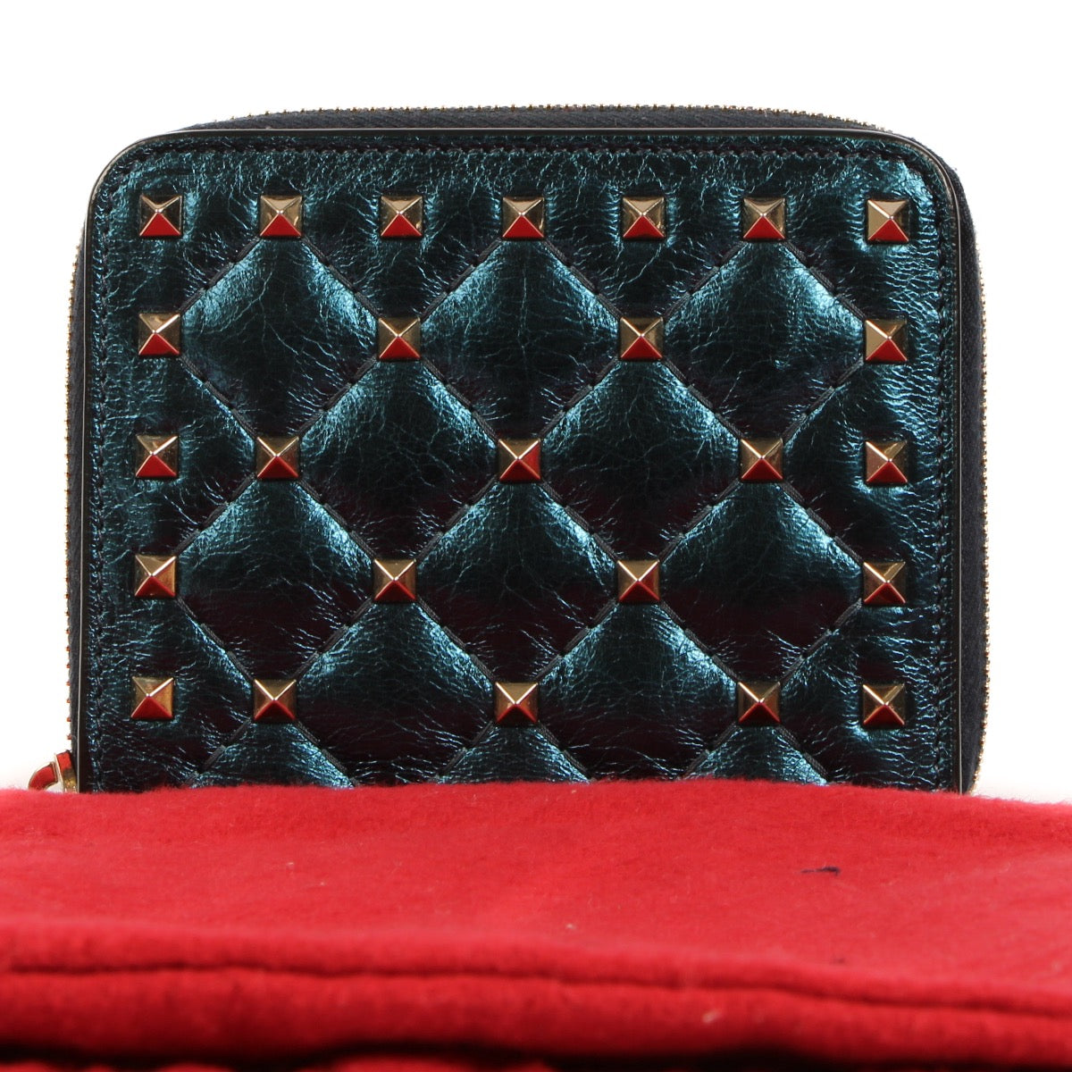 Valentino Garavani Compact Metallic Blue Wallet for the best price at Labellov. Are you looking for an authentic designer Valentino Garavani Compact Metallic Blue Wallet?