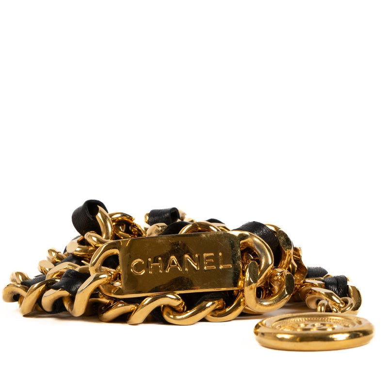 Chanel 94A Vintage White Leather Gold Chain Medaillon Belt