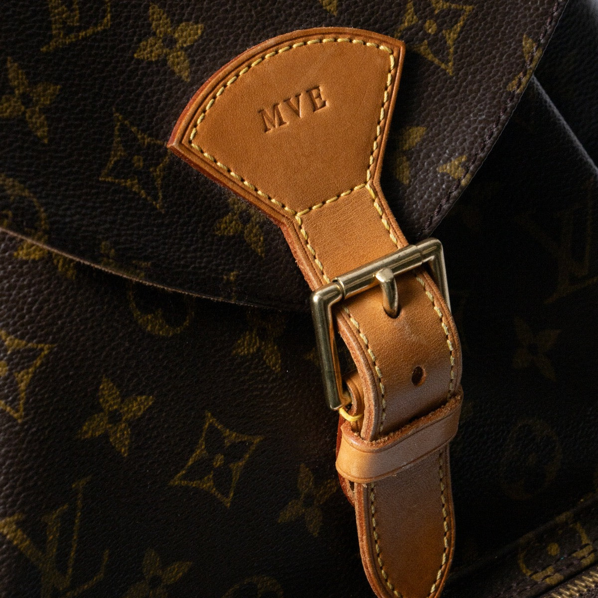 Shop safe online at Labellov in Antwerp, Brussels and Knokke this 100% authentic second hand Louis Vuitton Monogram Montsouris GM Backpack