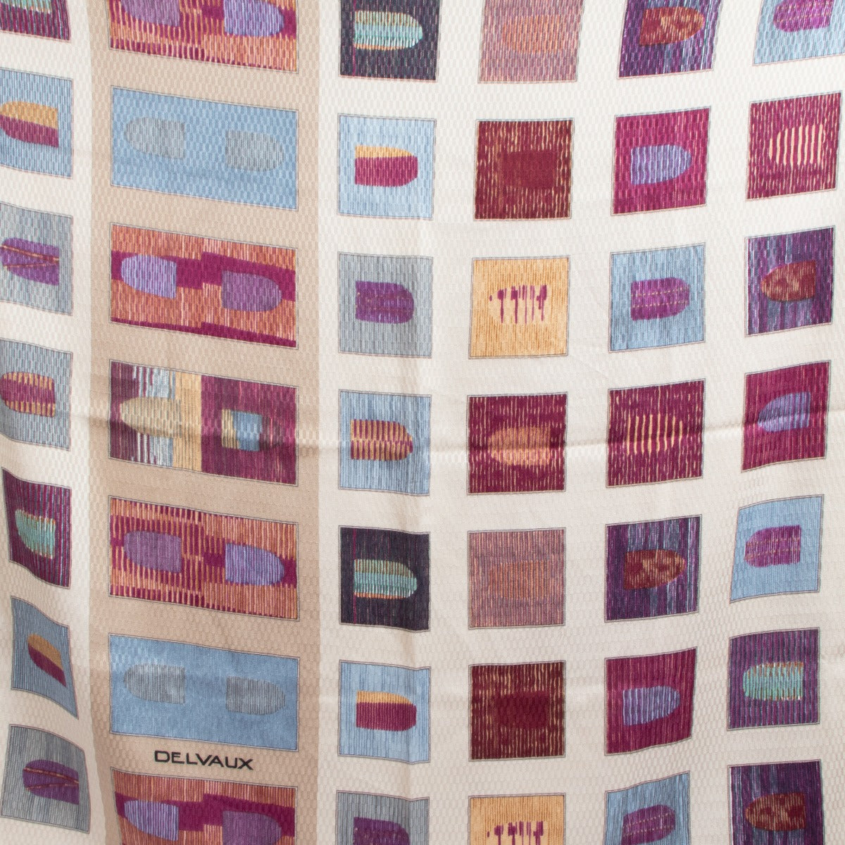 Shop safe online at Labellov in Antwerp this 100% authentic second hand Delvaux Multicolor Scarf