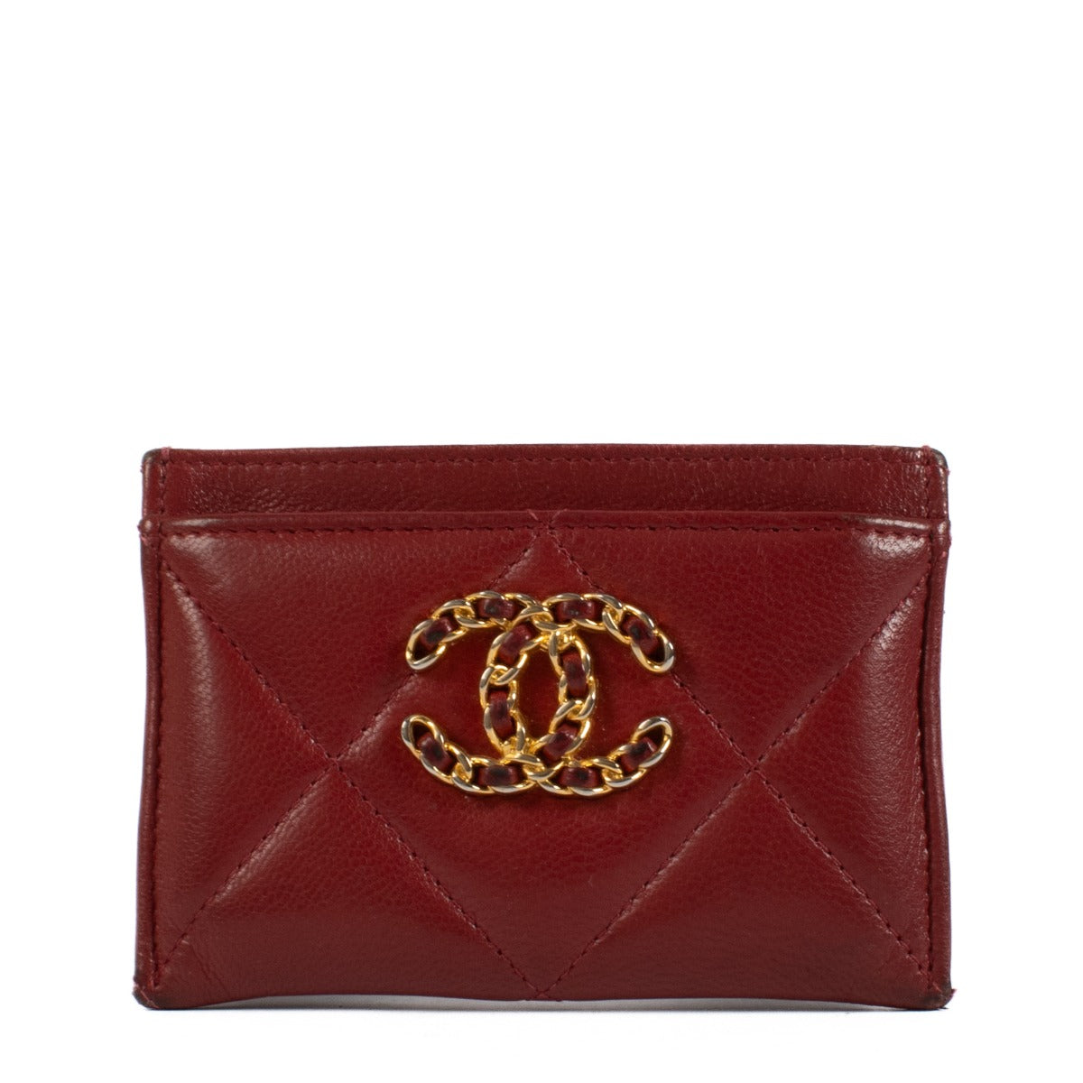 Shop safe online at Labellov in Antwerp, Brussels and Knokke this 100% authentic second hand Chanel Burgundy Lambskin 19 Card Holder