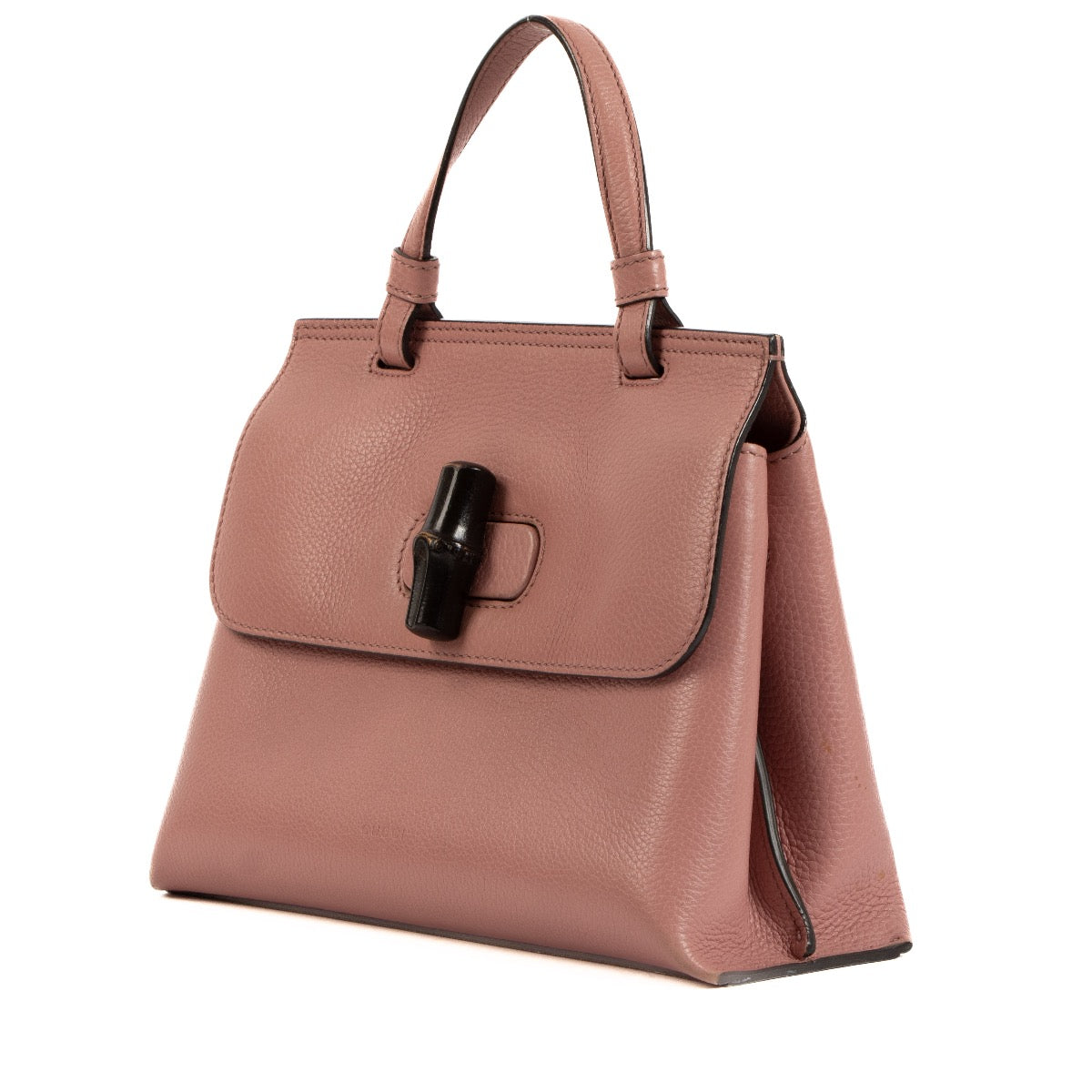 Shop safe online at Labellov in Antwerp, Brussels and Knokke this 100% authentic second hand Gucci Pink Leather Small Bamboo Daily Bag