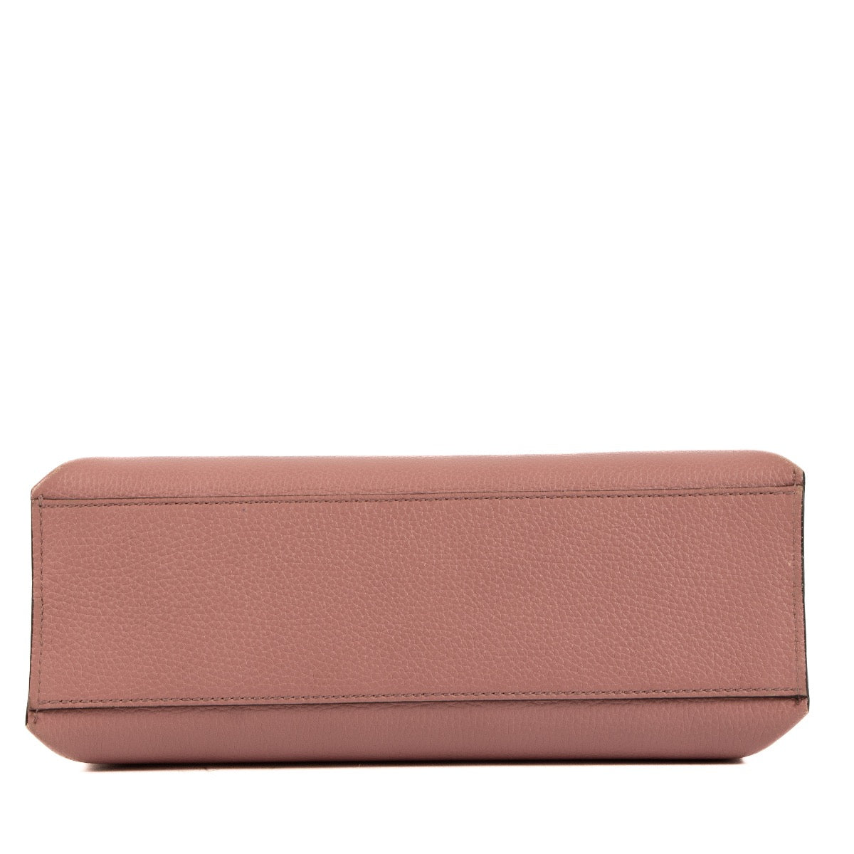 Shop safe online at Labellov in Antwerp, Brussels and Knokke this 100% authentic second hand Gucci Pink Leather Small Bamboo Daily Bag