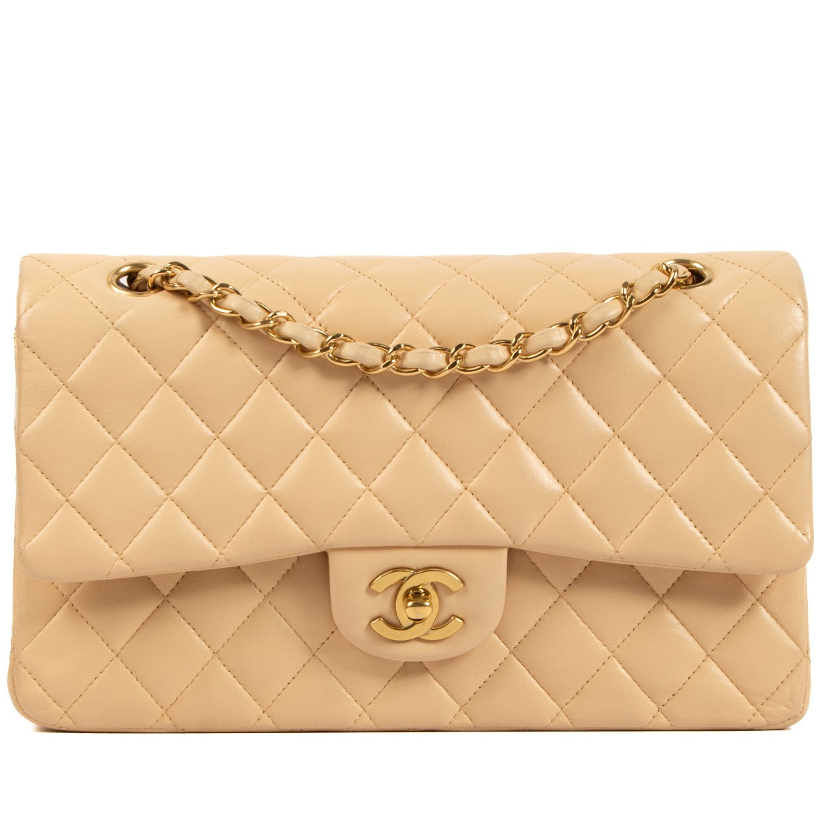 Shop safe online at Labellov in Antwerp, Brussel and Knokke this 100% authentic second hand Chanel Beige Lambskin Medium Classic Bag