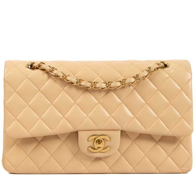 Shop safe online at Labellov in Antwerp, Brussel and Knokke this 100% authentic second hand Chanel Beige Lambskin Medium Classic Bag