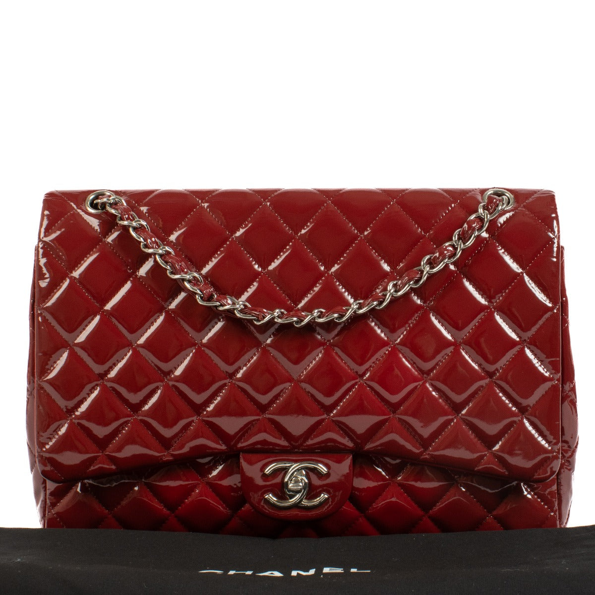 Shop safe online at Labellov in Antwerp, Brussels and Knokke this 100% authentic second hand Chanel Burgundy Patent Leather Maxi Classic Flap Bag