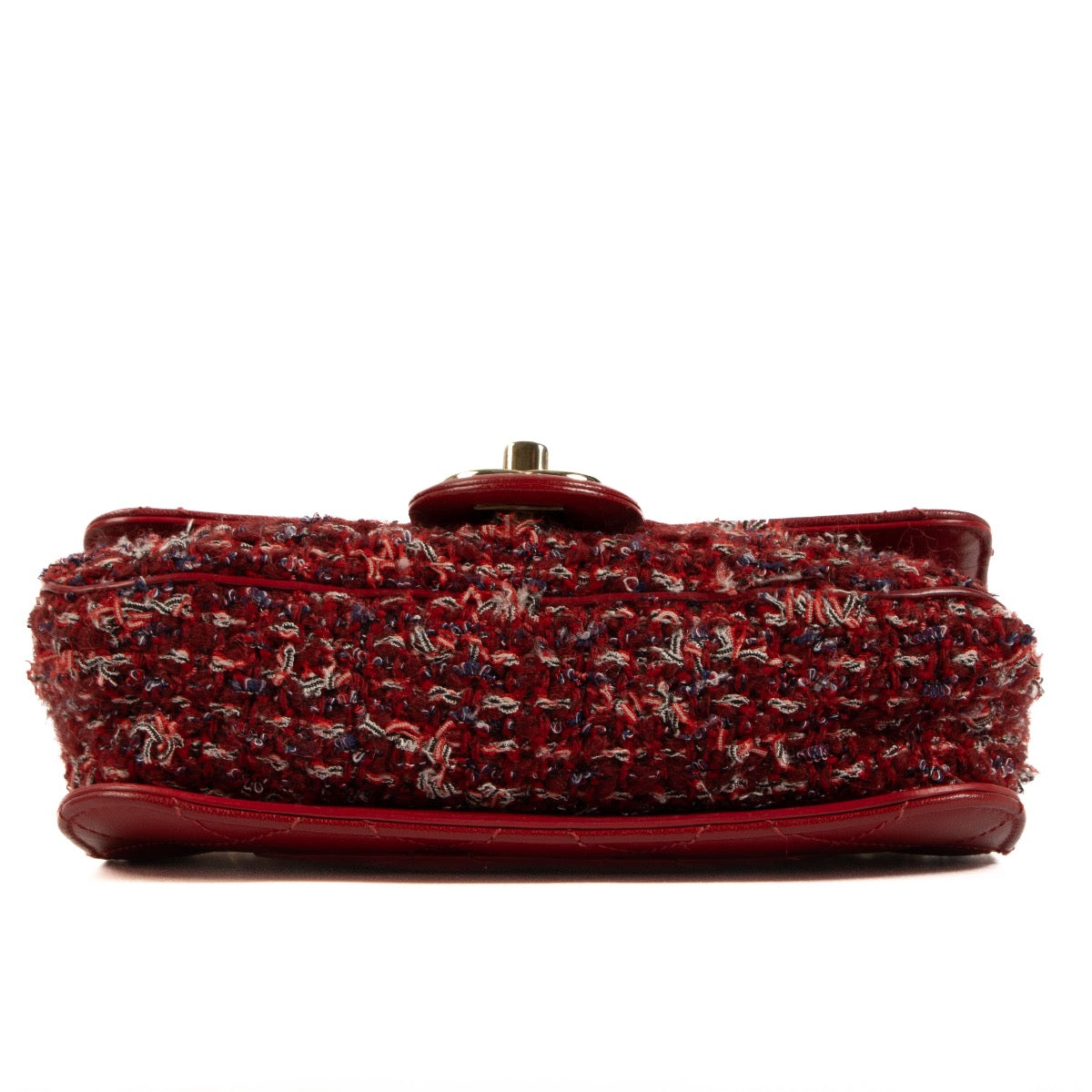 Shop safe online at Labellov in Antwerp, Brussels and Knokke this 100% authentic second hand Chanel Burgundy Extra Mini Tweed Flap Bag