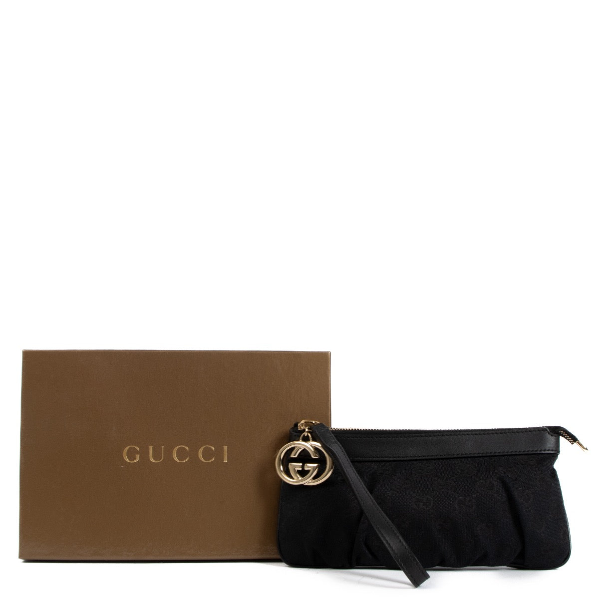 Shop safe online at Labellov in Antwerp, Brussels and Knokke this 100% authentic second hand Gucci Black GG Canvas Clutch