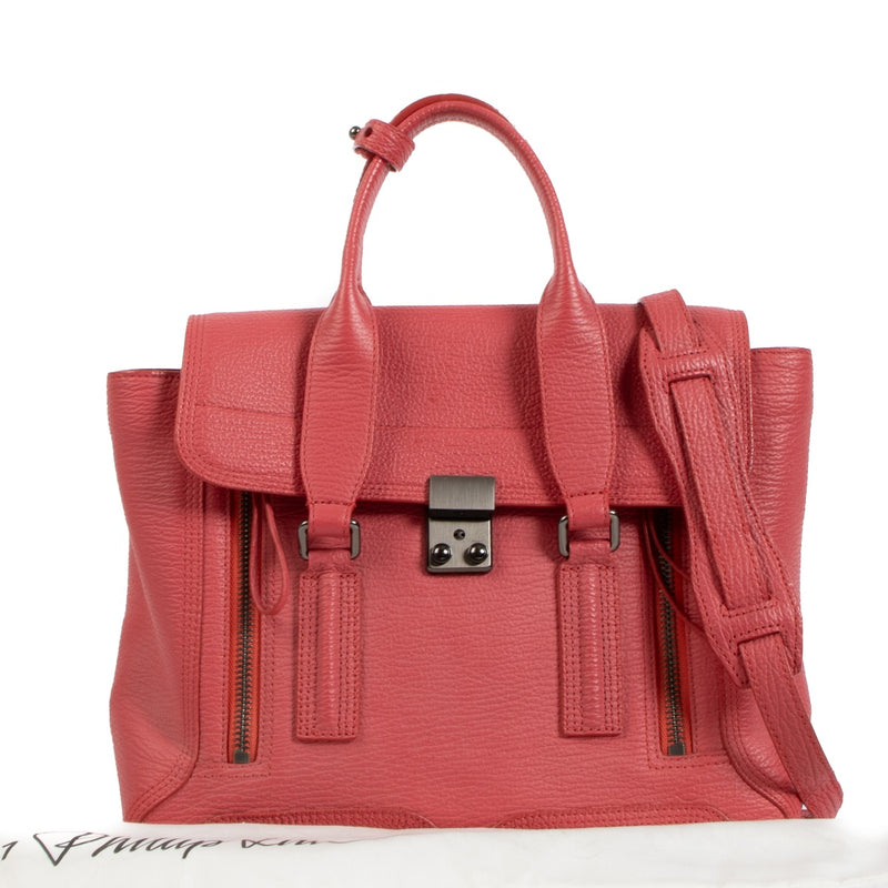 Shop safe online at Labellov in Antwerp, Brussels and Knokke this 100%a authentic second hand Philip Lim Raspberry Leather Medium Pashli Shoulder Bag