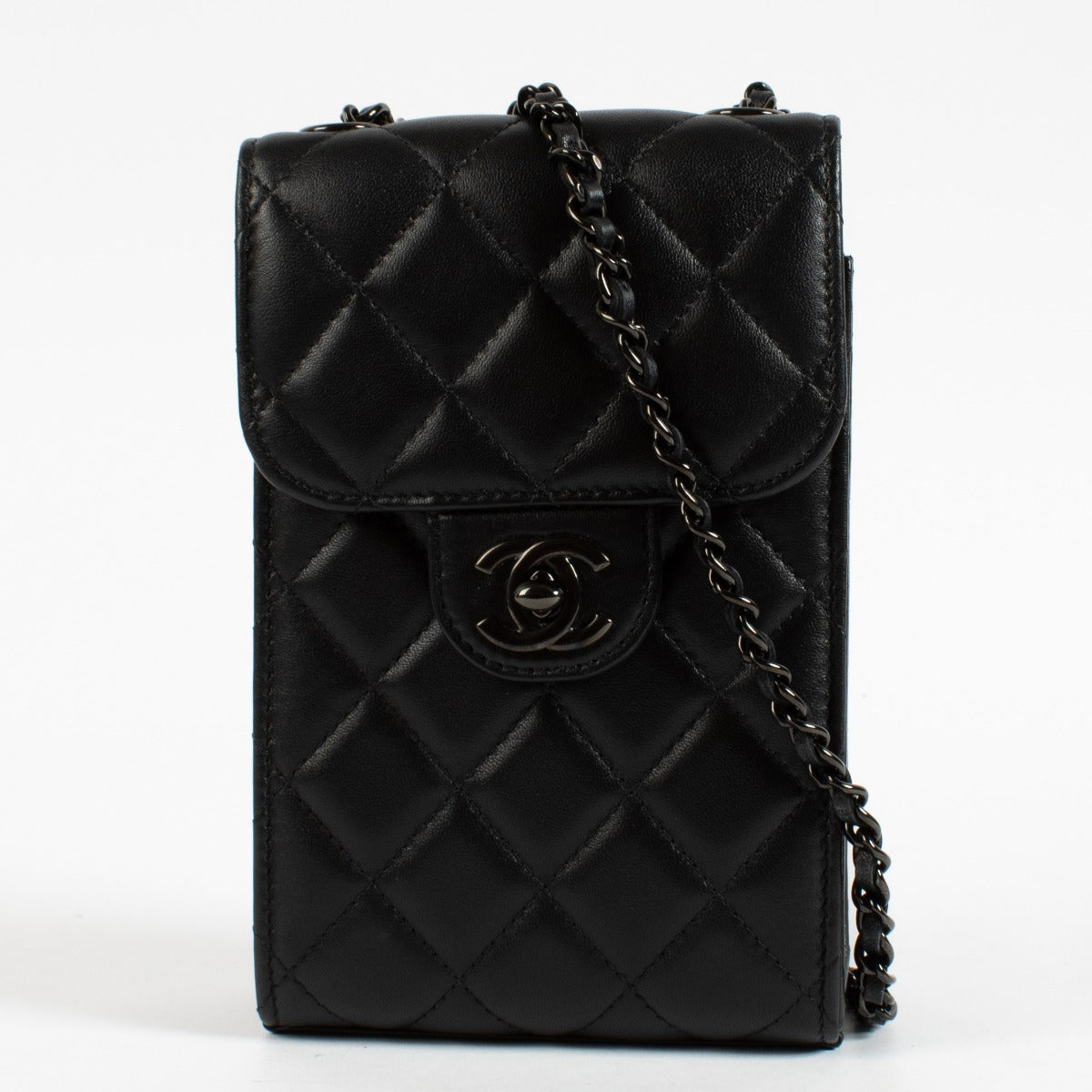 Étui Chanel So Black Flap pour téléphone