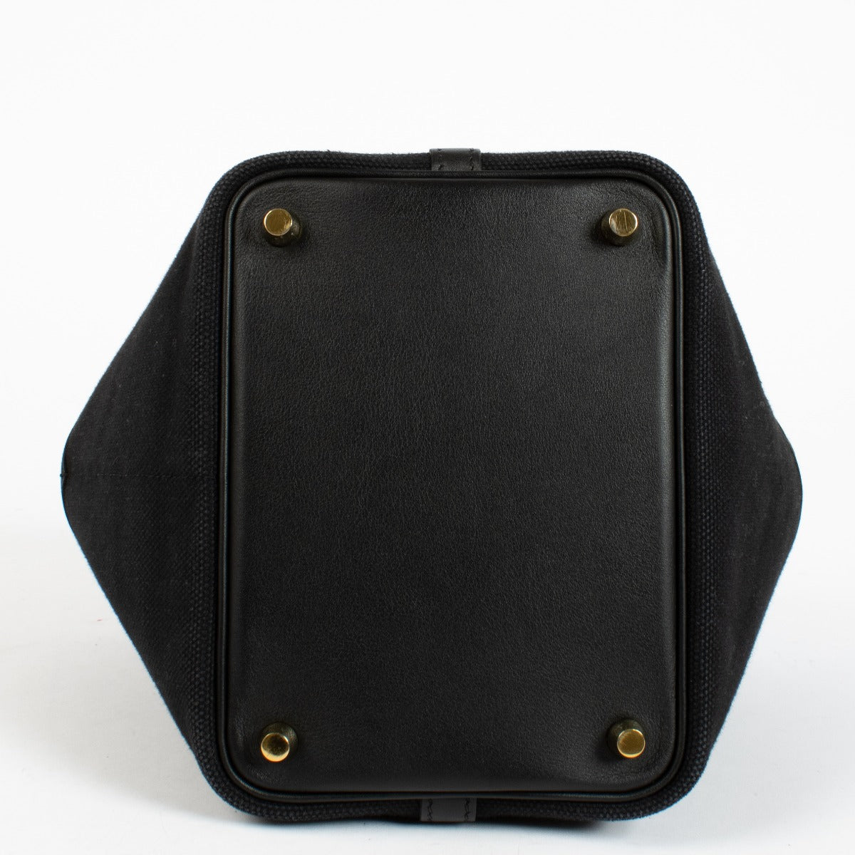 Authentic pre-loved Hermès Picotin Lock 18 Cargo Black Toile Goeland/Swift GHW on Labellov.com
