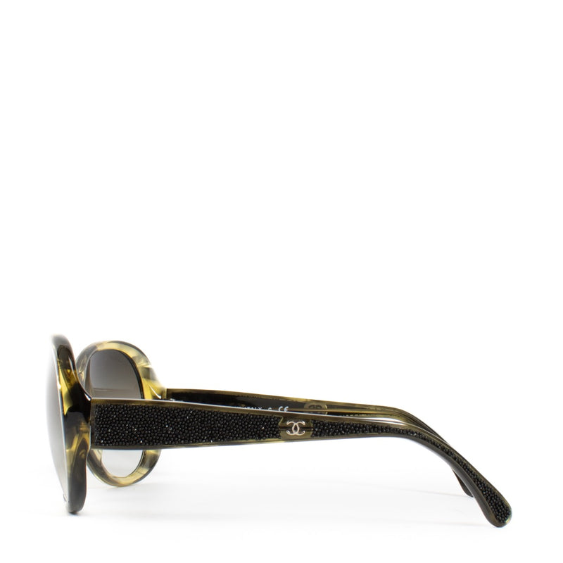 shop 100% authentic second hand Chanel Green Sunglasses on Labellov.com