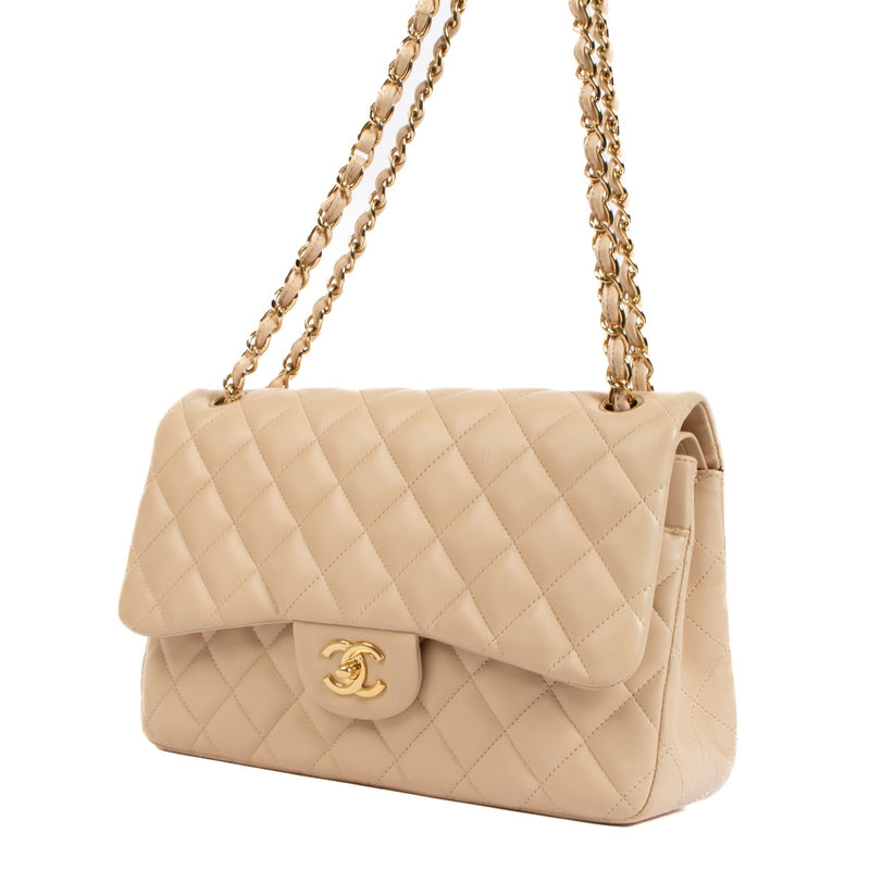 Shop safe online at Labellov in Antwerp, Brussels and Knokke this 100% authentic second hand Chanel Beige Lambskin Large Classic Flap Bag