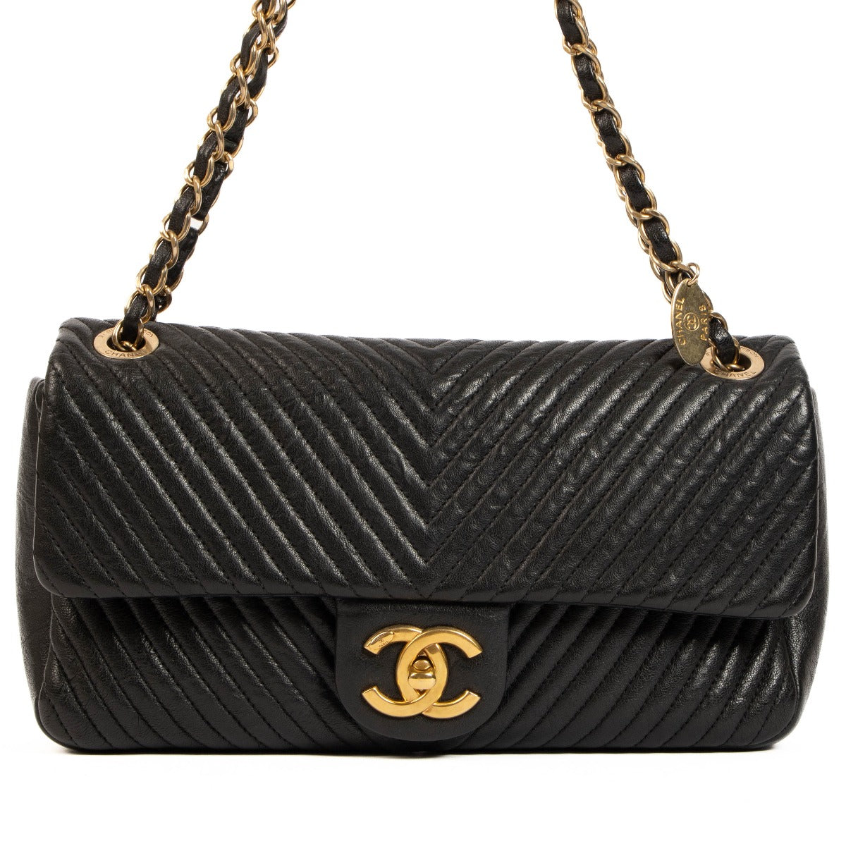 Chanel Zwarte Chevron Gerimpelde Geitenleer Medaillon Charm Kleptas