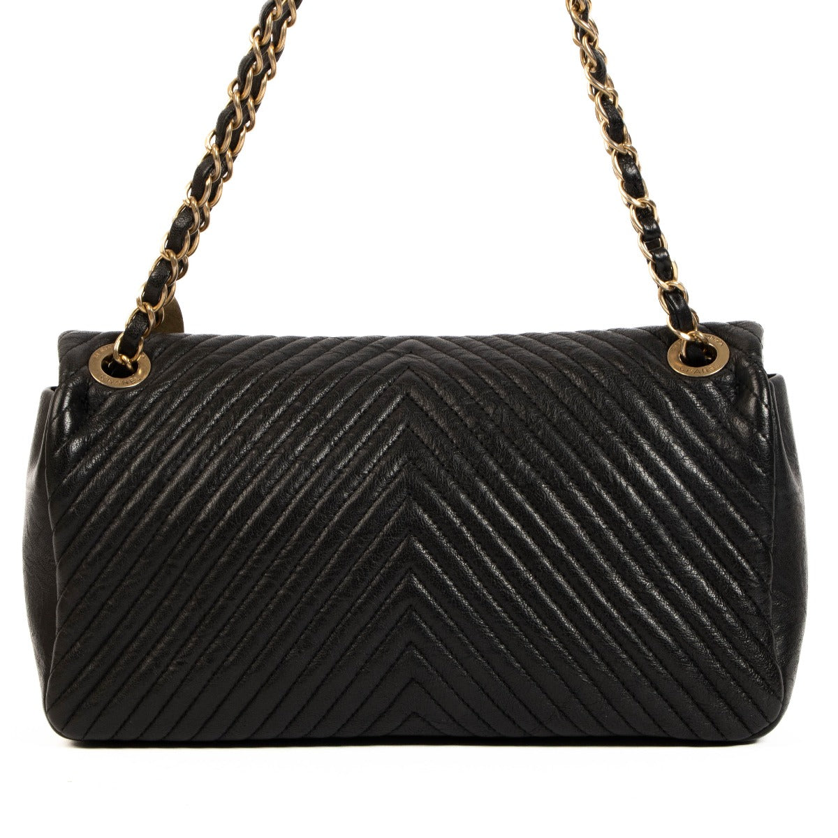 Chanel Zwarte Chevron Gerimpelde Geitenleer Medaillon Charm Kleptas