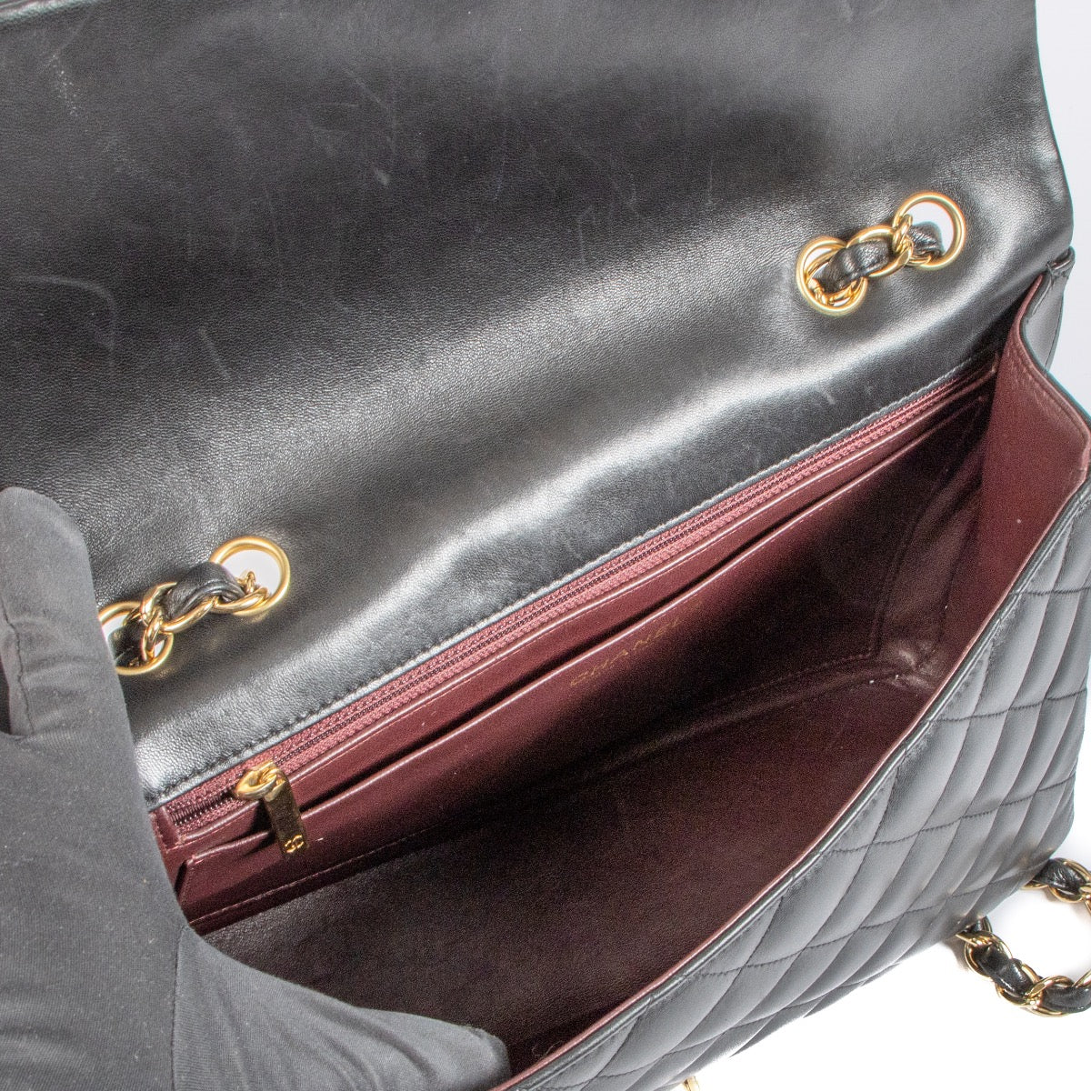 Shop safe online at Labellov in Antwerp, Brussels and Knokke this 100% authentic second hand Chanel Black Lambskin Large Single Flap Bag
