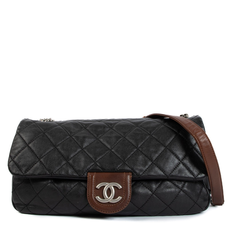 shop 100% authentic second hand Chanel Bicolour Calfskin Flap Bag on Labellov.com