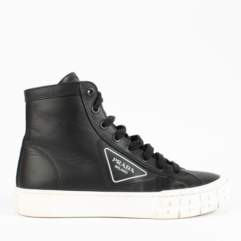 shop 100% authentic second hand Prada Black Triangle Logo Sneakers - Size 39 on Labellov.com