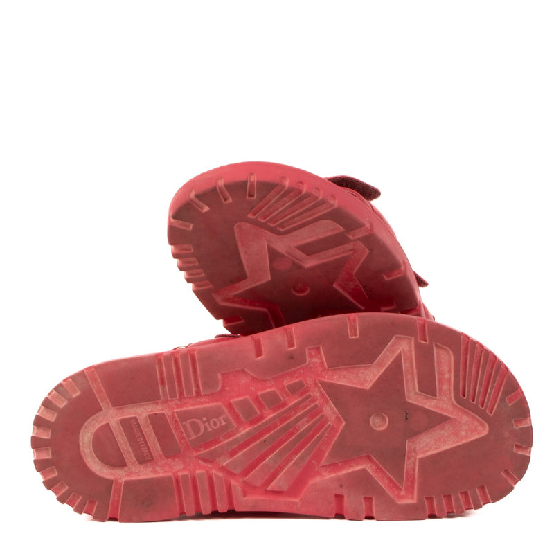 Shop 100% authentic second-hand Christian Dior Raspberry Dioract Sandals in size 38 on Labellov.com