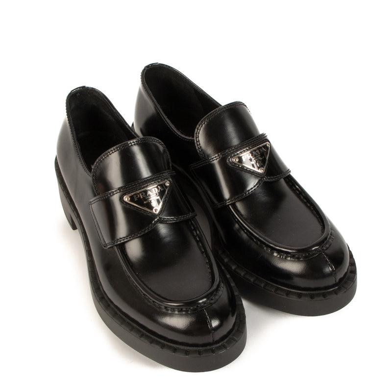 Prada Black Brushed Leather Loafers - size 37.5 for the best price at Labellov secondhand luxury in Antwerp, Brussels, Knokke and worldwide.