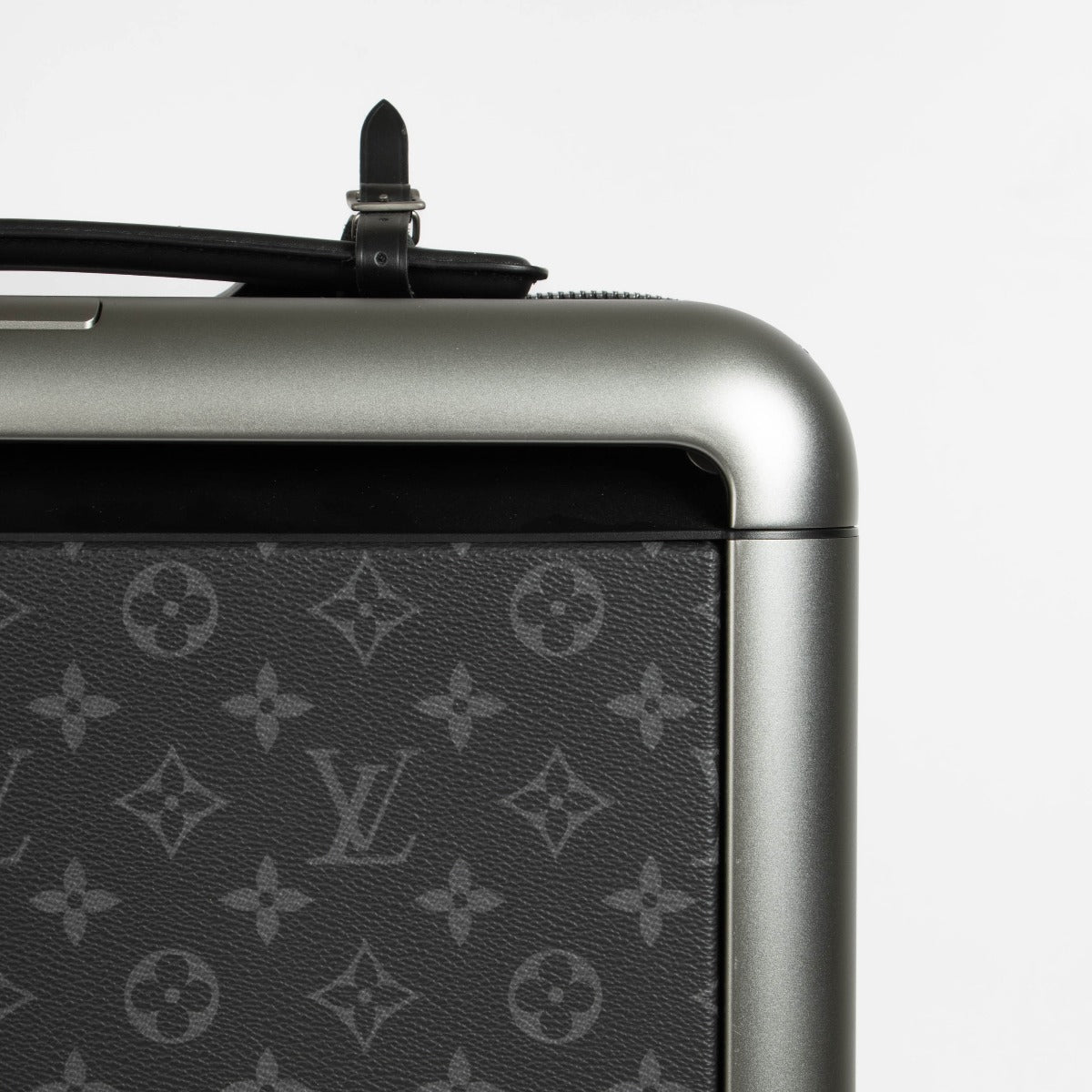 Authentic pre-loved Louis Vuitton Monogram Eclipse Horizon 55 Rolling Luggage on Labellov.com