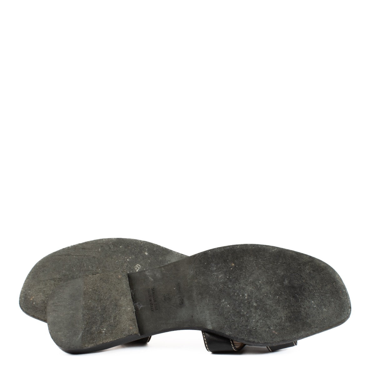 Shop safe online at Labellov in Antwerp, Brussels and Knokke these 100% authentic second hand Hermès Black Oran Sandals - size 38. Veiling online tweedehands authentieke Hermès Black Oran Sandals kopen bij Labellov.