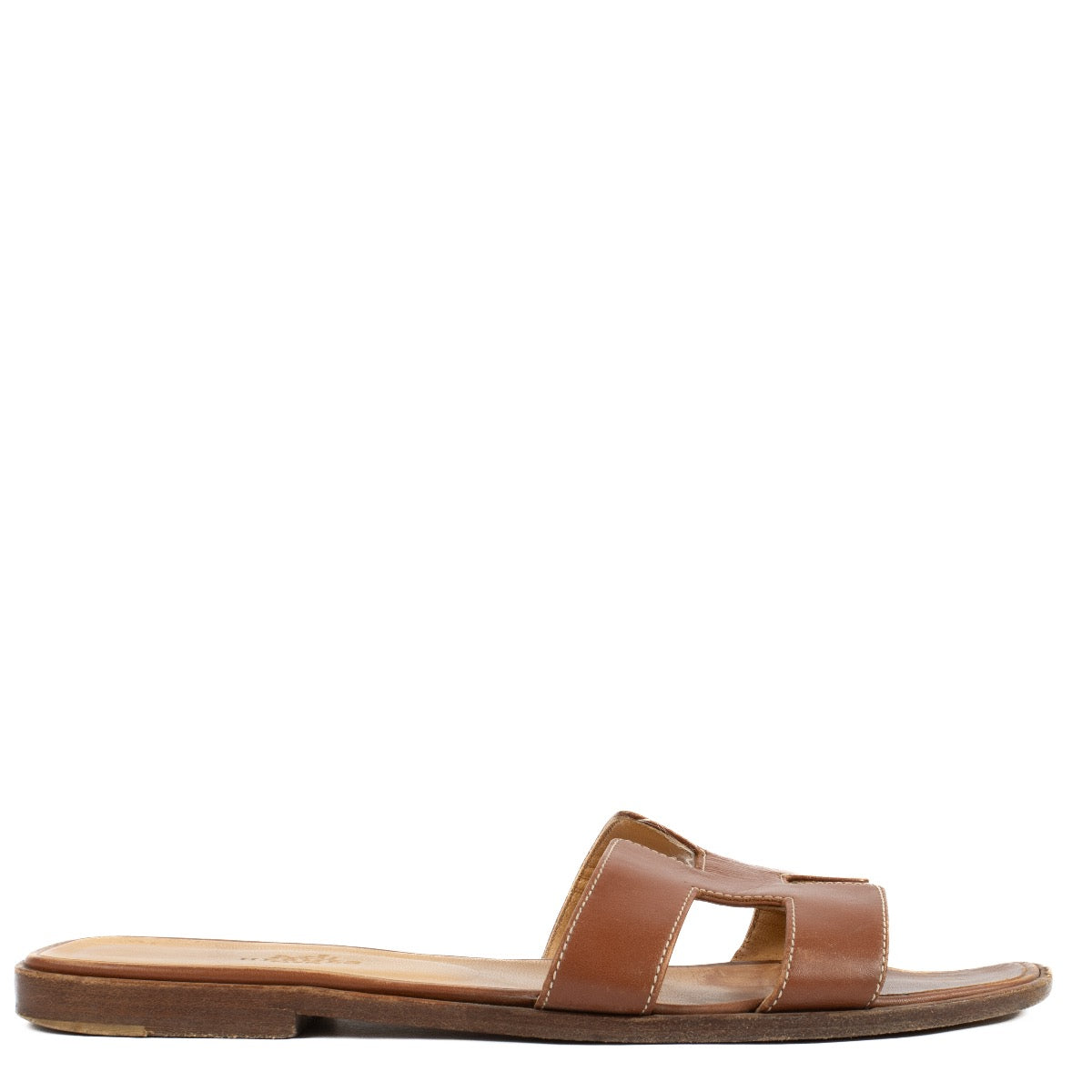 Shop safe online at Labellov in Antwerp, Brussels and Knokke Hermès Gold Oran Sandals - size 39.