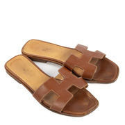 Shop safe online at Labellov in Antwerp, Brussels and Knokke Hermès Gold Oran Sandals - size 39.