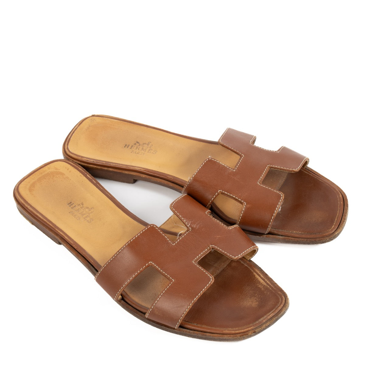 Shop safe online at Labellov in Antwerp, Brussels and Knokke Hermès Gold Oran Sandals - size 39.