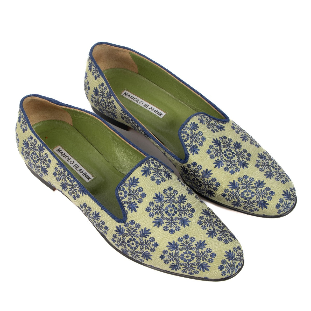 Shop 100% authentic second-hand Manolo Blahnik Dipla Brocade Embroidered Loafers - Size 39 on Labellov.com