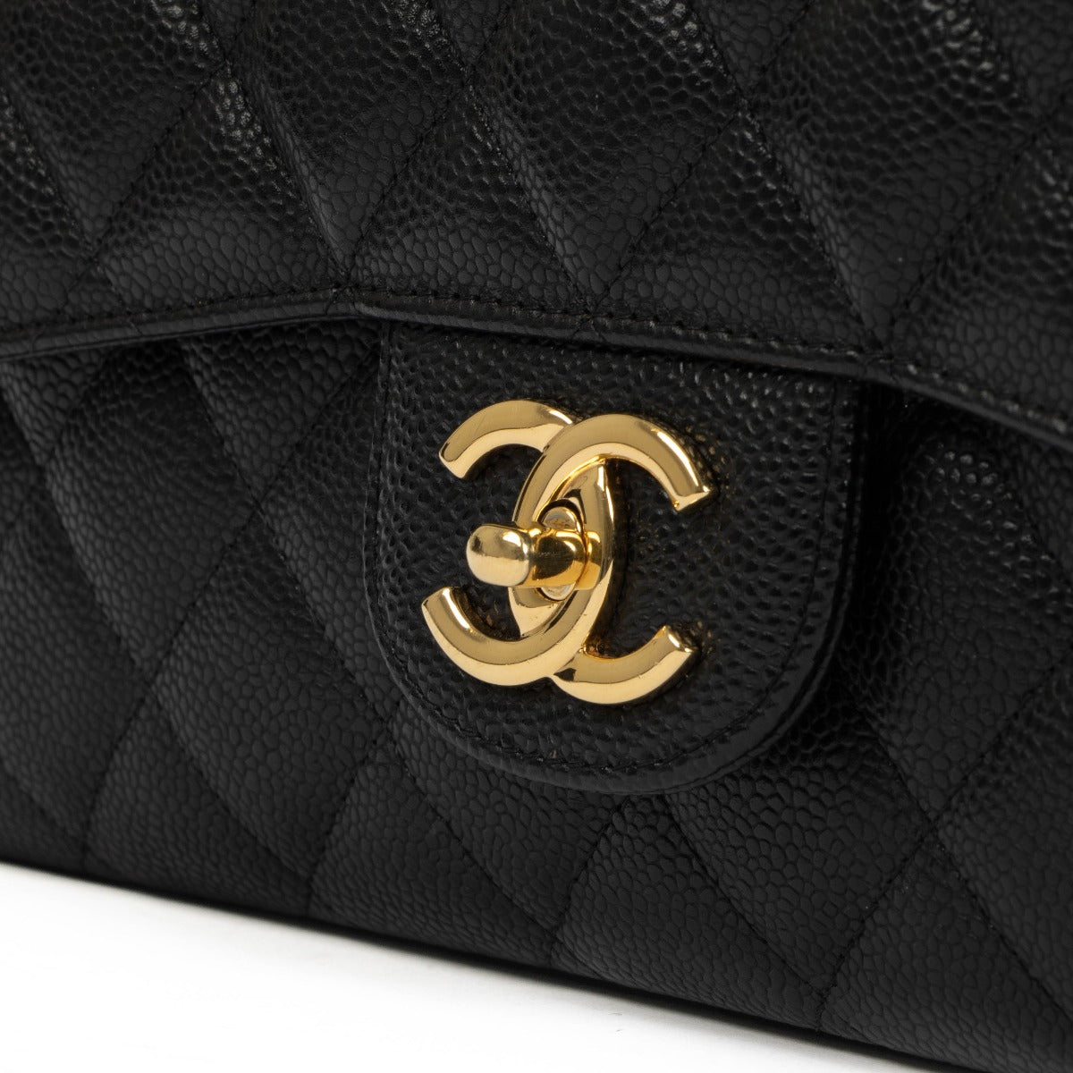 Second hand pre-owned Chanel Black Caviar Maxi Classic Single Flap Bag on www.labellov.com
