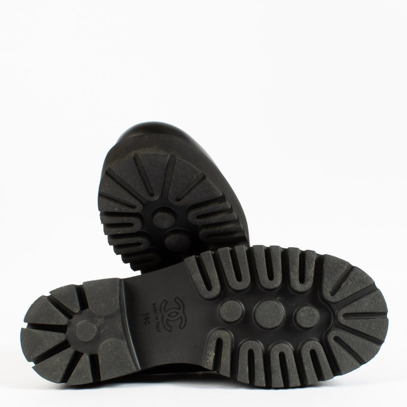 Shop 100% authentic second hand Chanel Black Loafers on Labellov.com