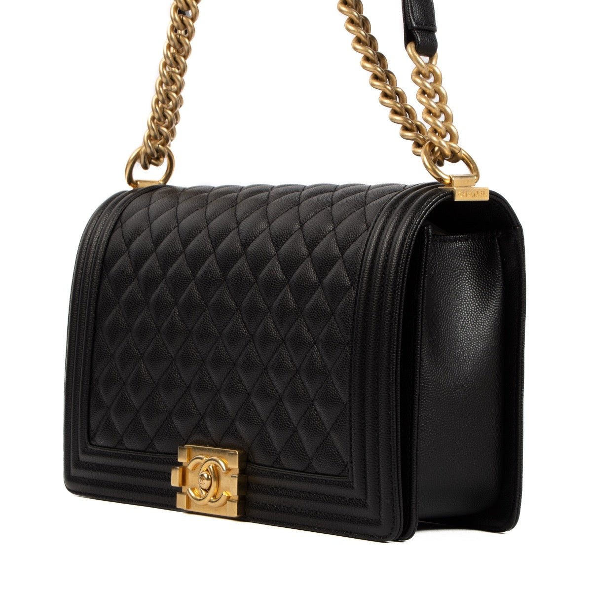 Shop safe online at Labellov in Antwerp, Brussels and Knokke this 100% authentic second hand Chanel Black Caviar Leather Large Boy Bag