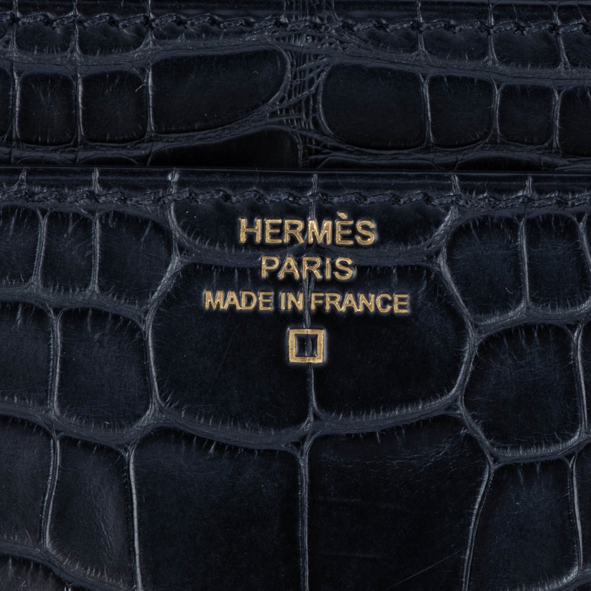Shop second hand pre-owned Hermès Constance Wallet on www.labellov.com in Knokke, Antwerp and Brussels