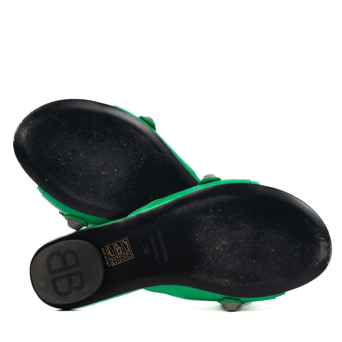 Shop safe online at Labellov in Antwerp, Brussels and Knokke these 100% authentic second hand Balenciaga Green Cagole Sandals - size 38