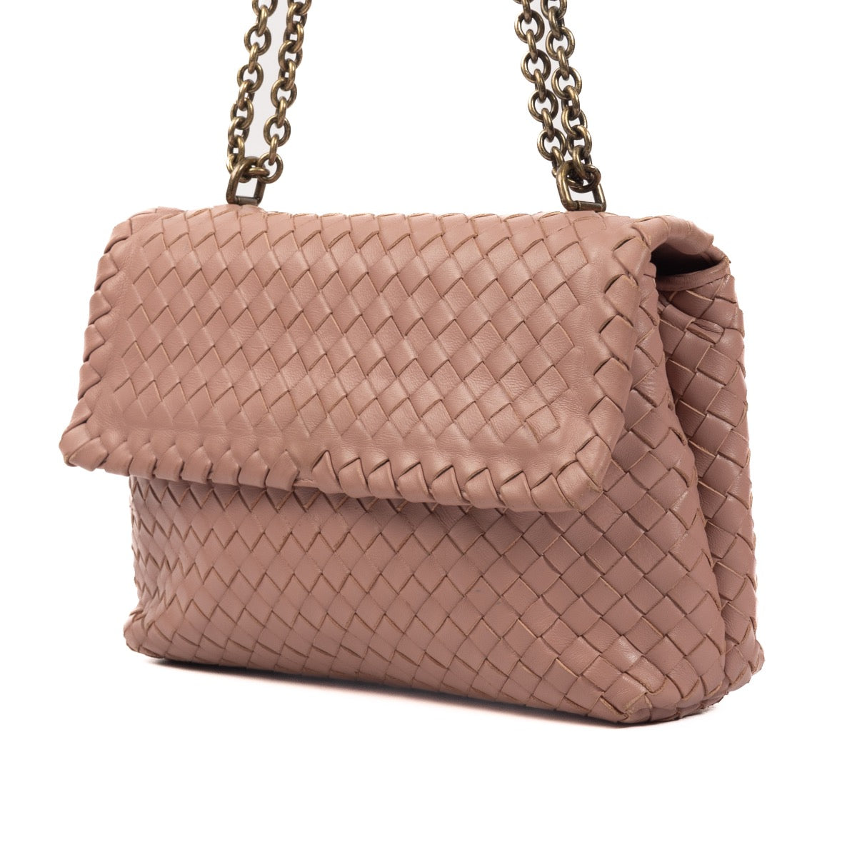 Shop safe online at Labellov in Antwerp, Brussels and Knokke this 100% authentic second hand Bottega Veneta Pink Intrecciato Crossbody